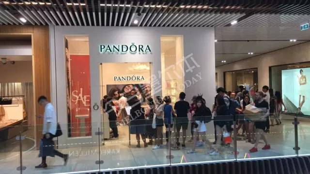 墨市BoxingDay现场:蔻驰5折!兰蔻YSL7折