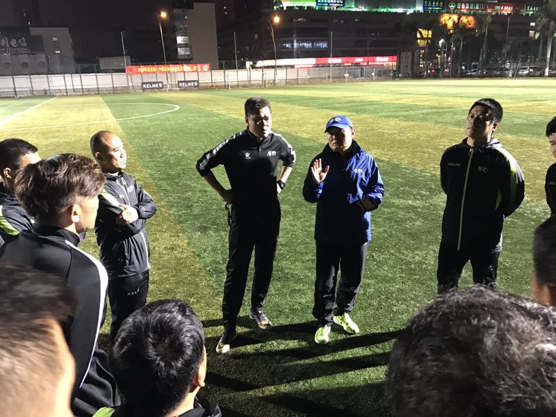 读“董”足球181期——这群足球人的平安夜居然是这么过的!