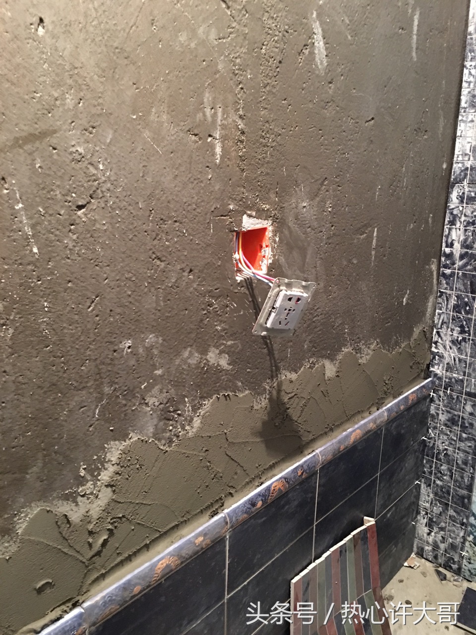 一招教会你怎么选瓷砖不掉坑,旧墙瓷砖上贴瓷砖怎么贴不掉