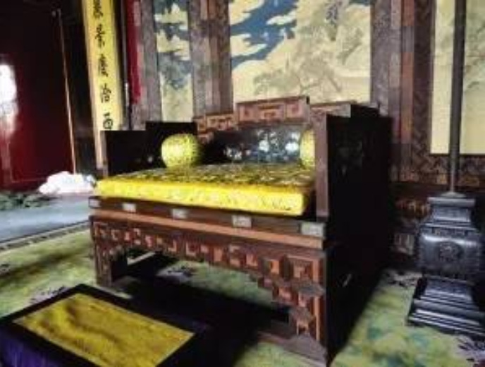 涔鹃殕鐖风敤杩囩殑瀹濊礉,涔鹃殕寰¤祼鍒樺鍧愬灚