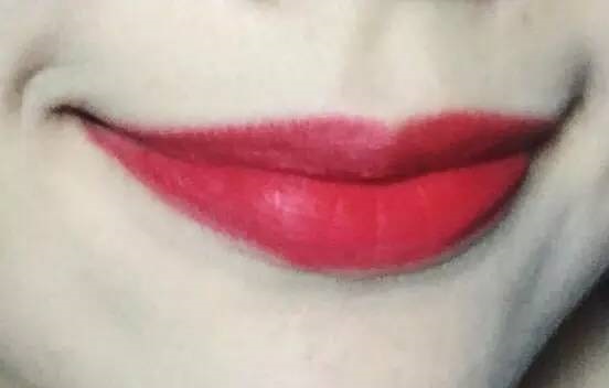 买不到YSL星辰我不哭了，因为M.A.C的圣诞彩妆太美了！