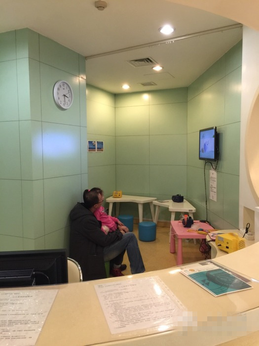 嫣然天使基金是李亚鹏还是王菲的,李亚鹏天使嫣然基金会