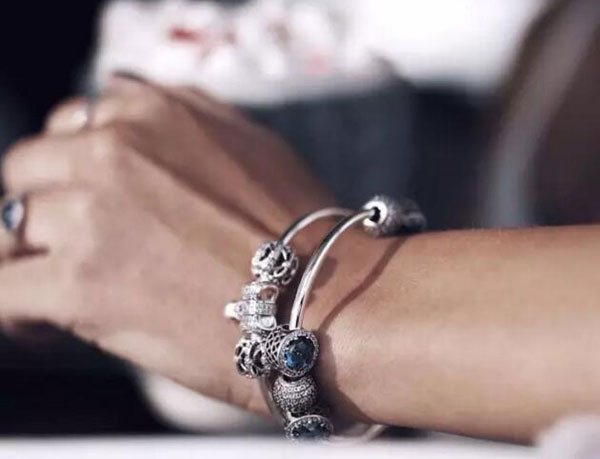 pandora潘多拉手链二手,pandora潘多拉真皮礼盒