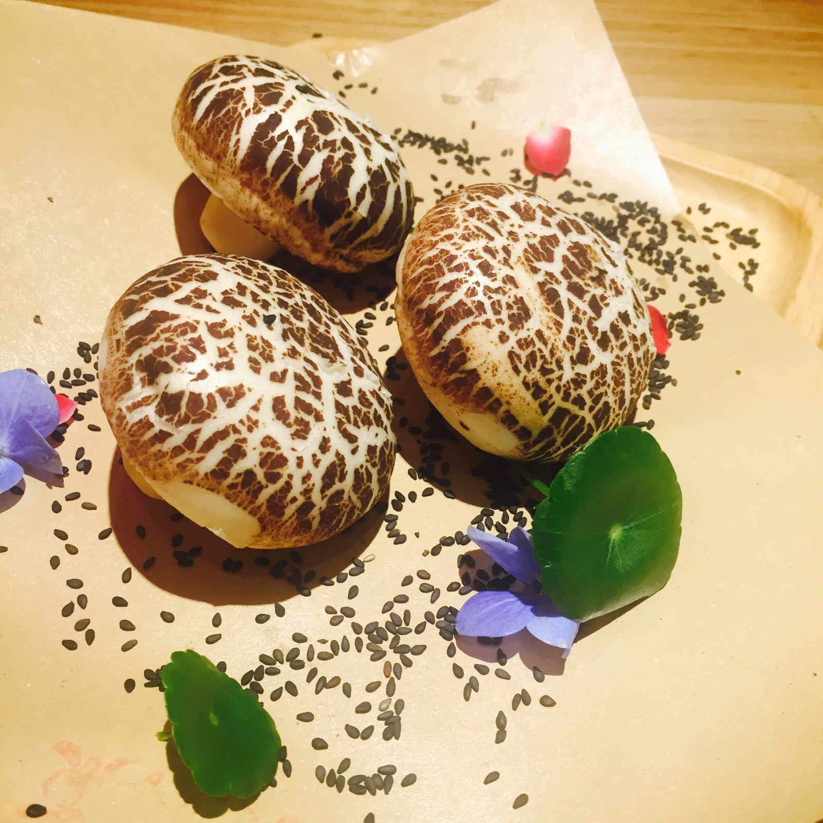 这期新店合集有家店，挤爆滨江，姑娘们一次撸200串都不过瘾！