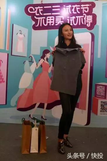 有人拼爹上位、拼车回家，她拼的东西很掉份，却有人送上千万美金