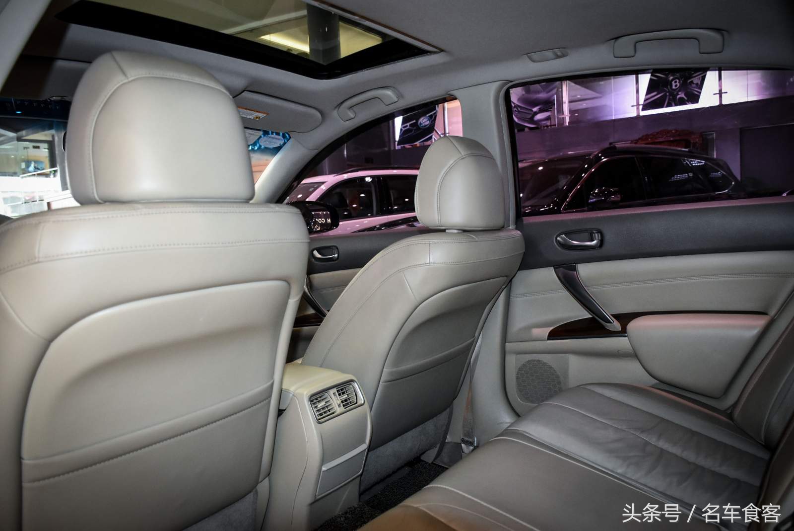 日产天籁2011款公爵2.5lxv尊雅版,2013款天籁2.5lxl领先版的配置