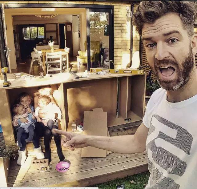 一个娃就够呛了，家有四个小公主怎么办？