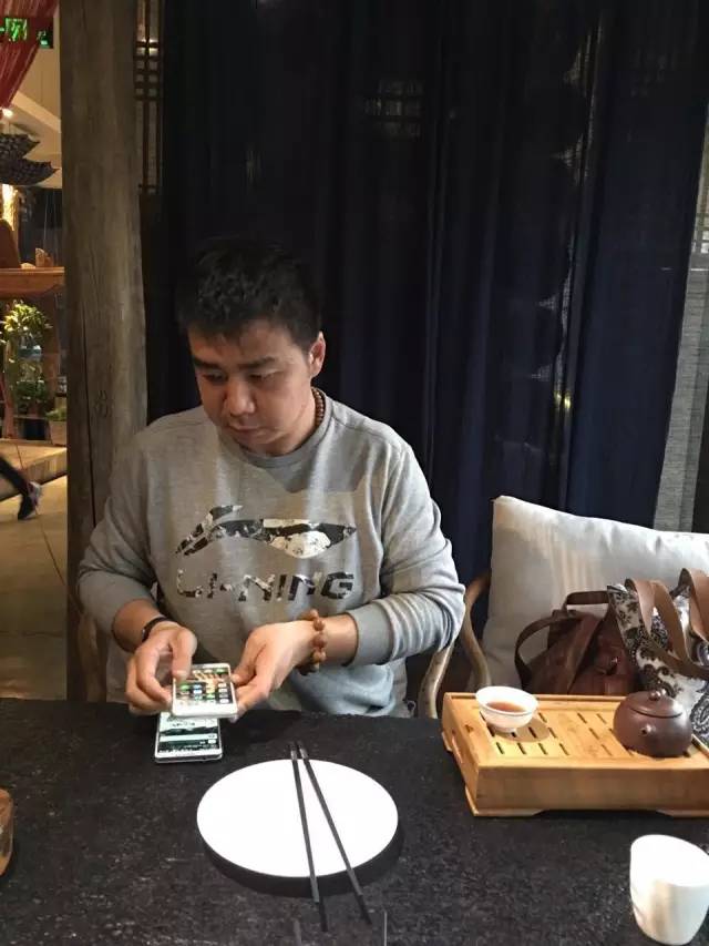 「看我这一年」听我唱一首《十年》