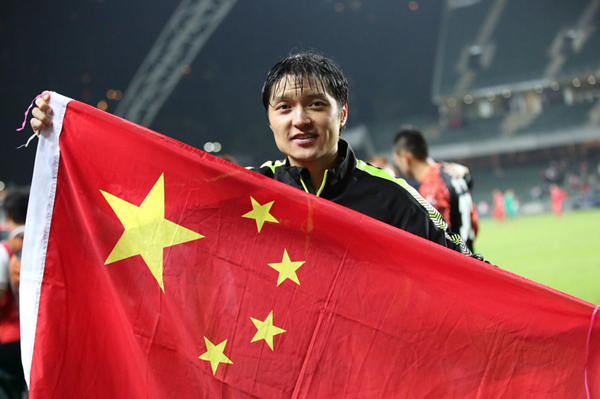 省港杯第二回合进球,肖智省港杯敬礼