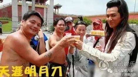 增肥减肥、带大姨妈跳冰湖、拍打戏骨折，众多工种里当演员最吃力