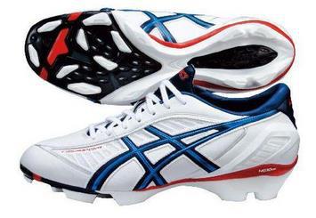 实战足球鞋穿什么钉,卡尔美速度型足球鞋实战