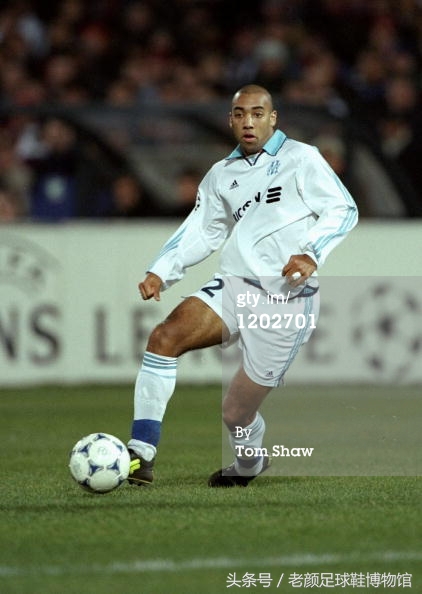 what足球,what鞋是什么牌子