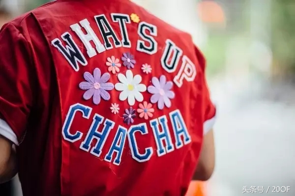 新年如何穿得好看又暖又时髦,新年穿大红大紫