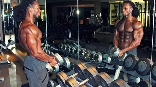 哑铃怎么选择重量减脂,哑铃如何根据自己力量选购