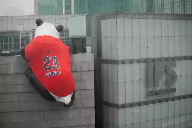 成都ifs的熊猫会亮吗,成都ifs熊猫叫什么名字