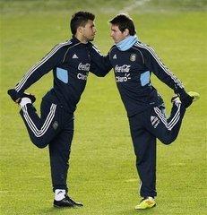 足球场上的三大经典之吻,足坛史上最强兄弟情