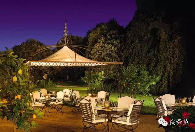 为什么有钱人都爱住别墅,为什么大佬都喜欢四季酒店