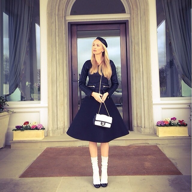 秋冬画家帽哪个颜色最百搭,画家帽棕色帽子秋冬款