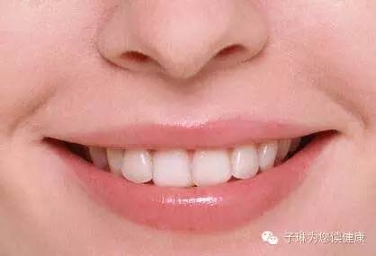 喝酒后嘴唇起皮裂口是怎么回事,嘴唇裂口起皮是什么原因