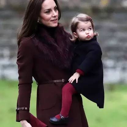 全世界最萌的两个时髦榜样，衣橱里都有什么好东西？