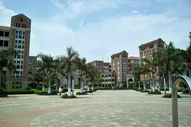 厦大入选全球12所最美大学！像花园一样的大学厦门原来这么多