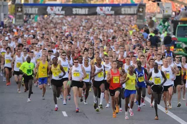 马拉松后半程抬不起腿,马拉松后半程腿酸痛处理办法