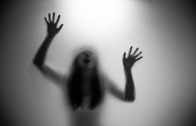 你看到鬼了？科学家：赶紧去检查眼睛！