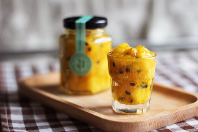 百香果冲水的正确吃法,黄金百香果的正确吃法