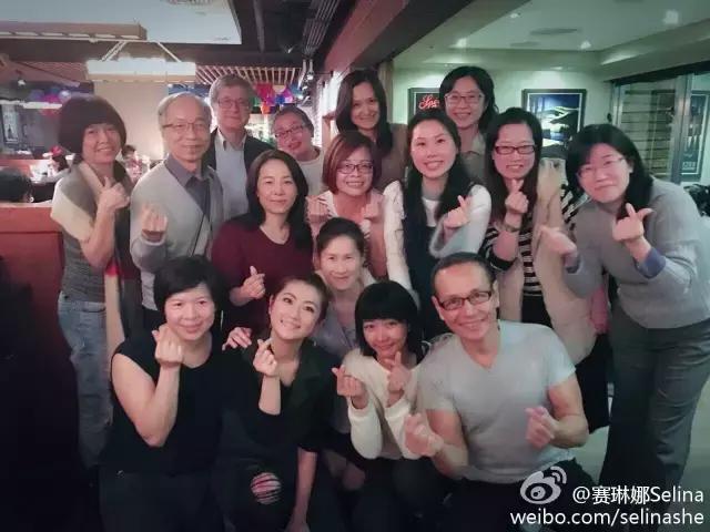 烧伤事件双方粉丝互撕六年，他们承受无尽痛苦，却总是被揭旧伤疤