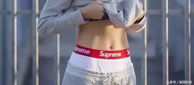 supreme每件衣服上都有镭射标嘛,supreme衣服值多少钱