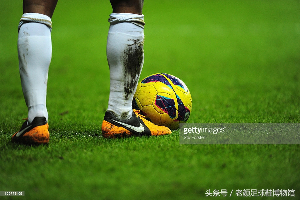 足球鞋阿迪和耐克谁更强,足球鞋耐克暗杀系列