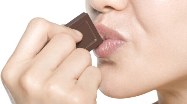 怎么才能怀上双黄的蛋,怀孕初期的鸡要怎么做才有营养