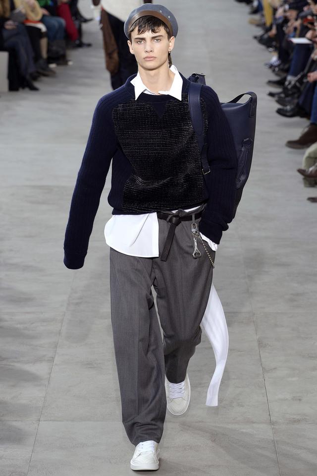 lv和supreme联名暴力熊多少钱,supreme好还是lv好