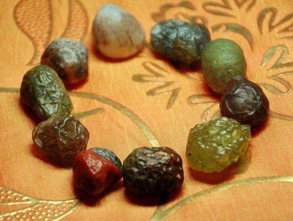 人工玛瑙和真玛瑙的价格差别,假玛瑙和真玛瑙的鉴别方法