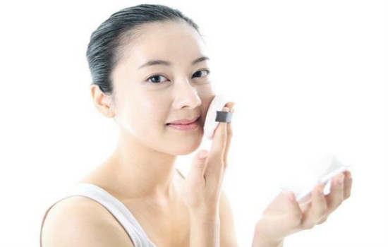 气垫粉饼二合一怎么用,气垫粉饼的正确使用方法