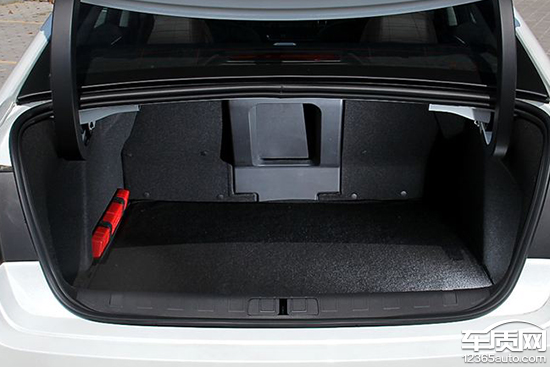 试驾新一代雪铁龙c6,2017年雪铁龙c6旗舰测评