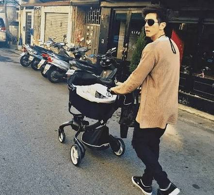 贾静雯家的咘咘现在多大了 (贾静雯咘咘饼干)