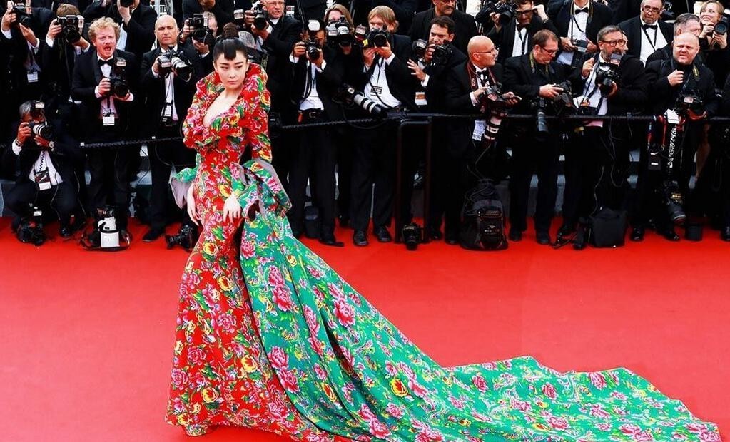 看中国维密超模反应视频,歪果仁看张靓颖维密秀