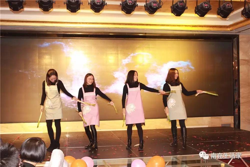 鍚屽績鑱氬姏閫愭ⅵ鍓嶈骞翠細瑙嗛,鍚屽績鍏辫耽绛戞ⅵ2018