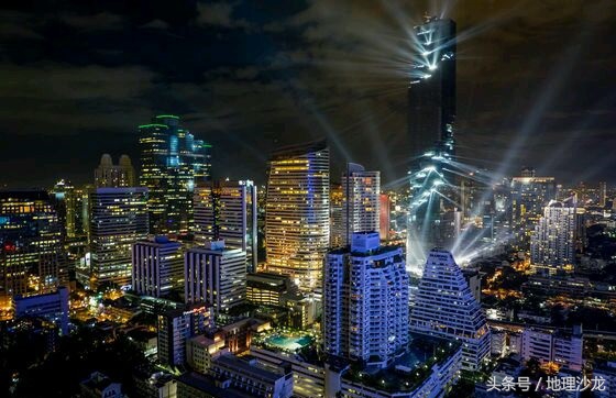 从曼谷奢华商圈到最大贫民窟,泰国曼谷贫民窟