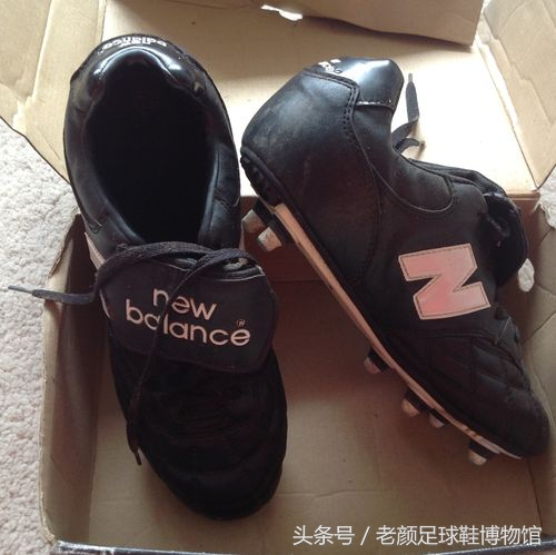 门外汉nb踏入足球市场是自找没趣？其实它也是30年球鞋老司机