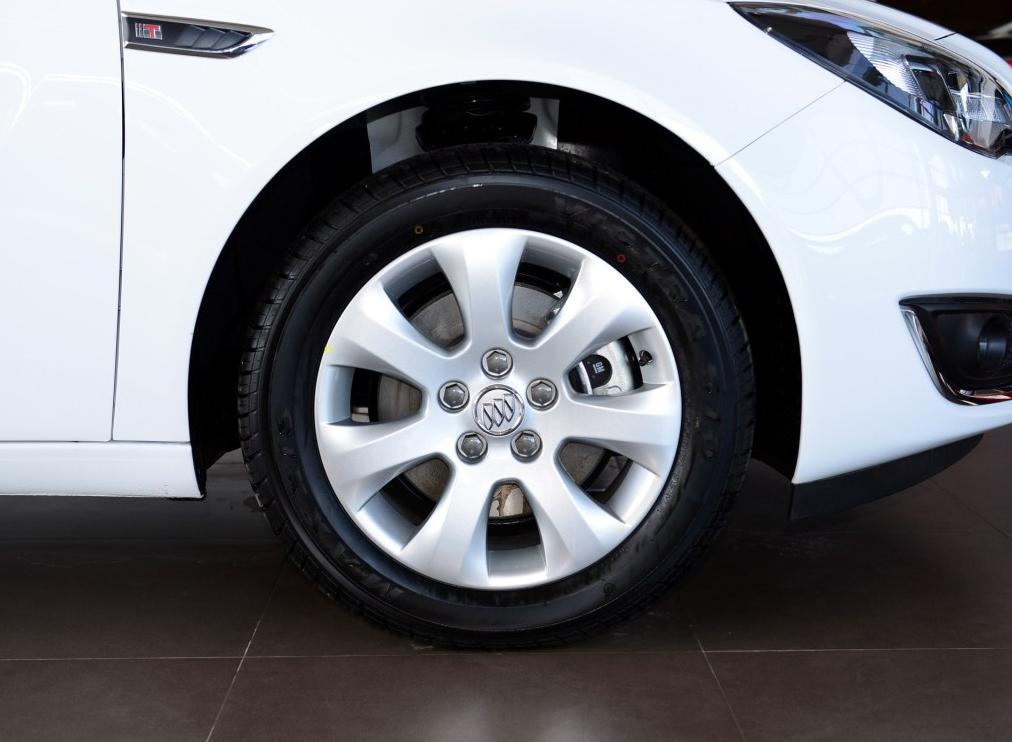 君威做工粗糙车身缝隙大,11款君威和23款做工区别