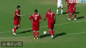 搞笑的足球战术动图,100个笑死人的足球集锦