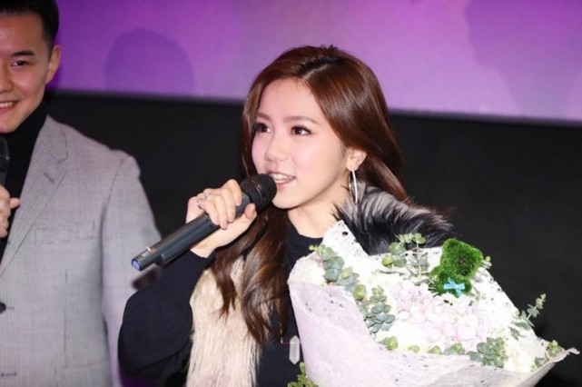 刘德华带朱丽倩回娘家视频,刘德华回泰国了吗