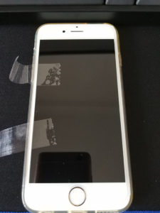 手机贴膜黑幕大揭露,智能手机贴膜好用吗