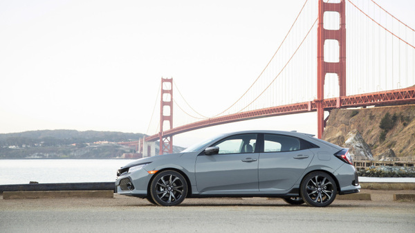 2016款和2019款思域外观对比图,2020款思域两厢新锐控碰撞测试