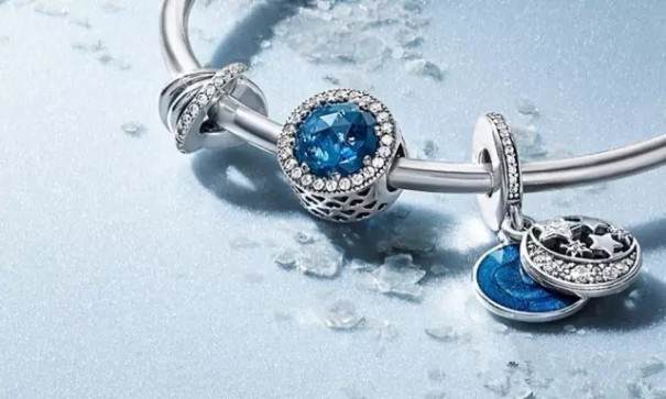 掉进盒子里的东西,掉进海绵宝宝的洞里