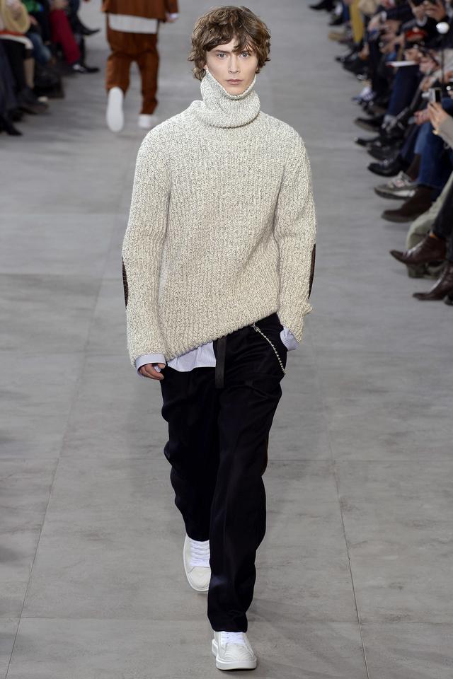 lv和supreme联名暴力熊多少钱,supreme好还是lv好