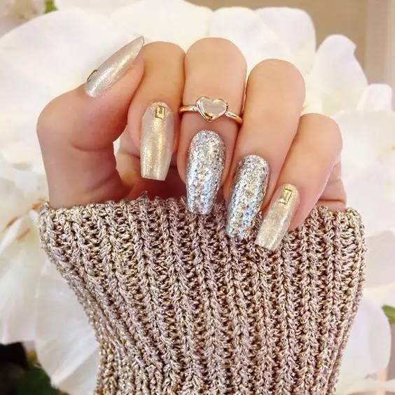 48款热门款显白新年红美甲合集,美甲48种款式图