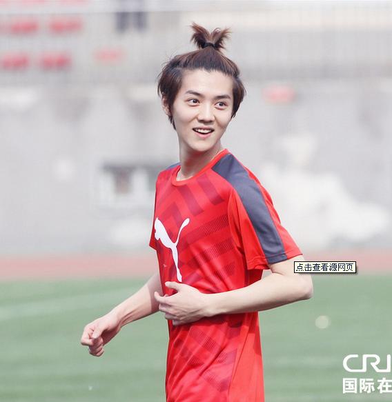 郑爽鹿晗王菲,圈内出门不化妆的清流们,看起来很路人又如何?